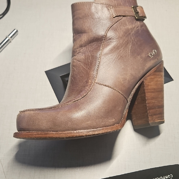 Bed Stu Distressed Brown Ankle Boots - Picture 5 of 8